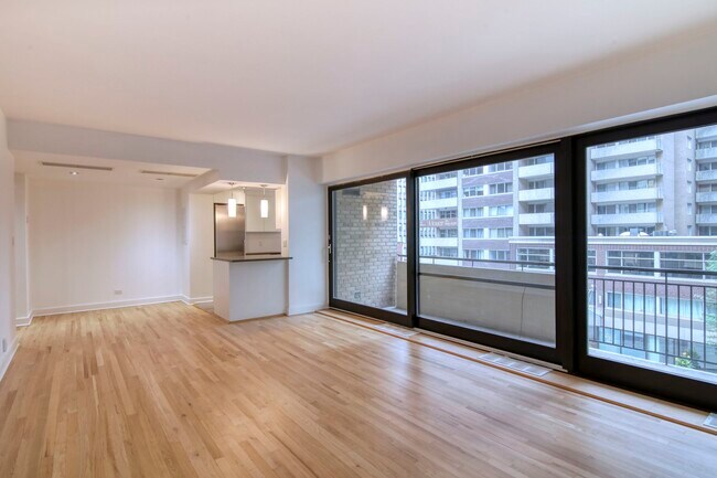 Building Photo - 3435 Rue Drummond