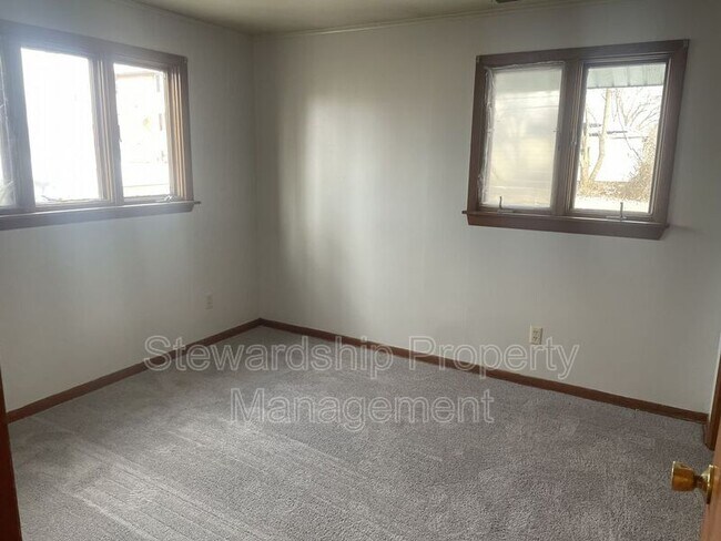 Foto del edificio - 839 1st St NE