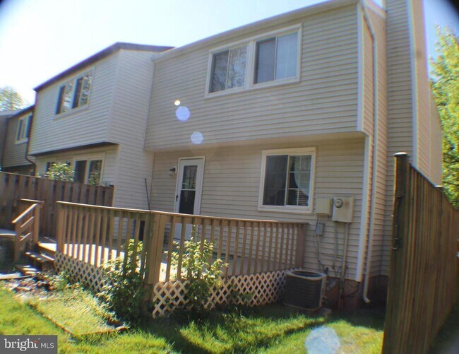 Foto del edificio - 7915 Tyson Oaks Cir