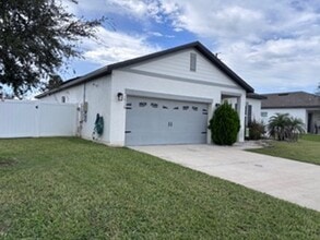 Building Photo - 16119 Florets Dr