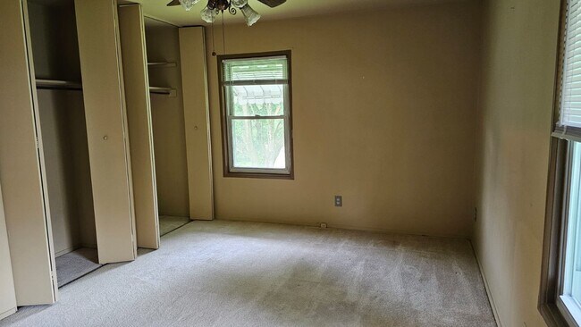 Foto del edificio - 831 W Briarcliff Dr
