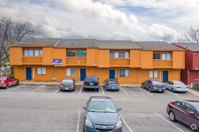 Building Photo - University Townhomes Akron