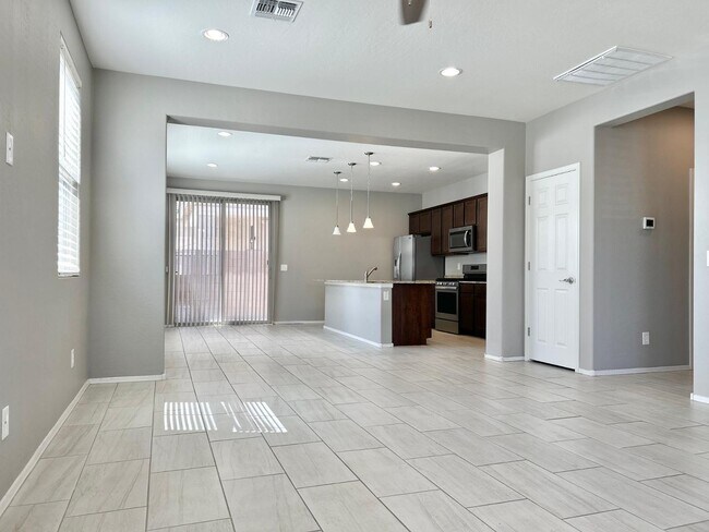 Foto del edificio - 152 N 56th Pl