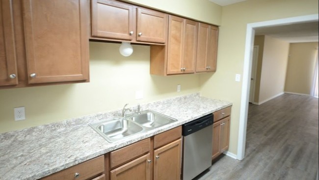 All new appliances, sinks, counter-tops, & more! - Parkside Apartments of Texarkana