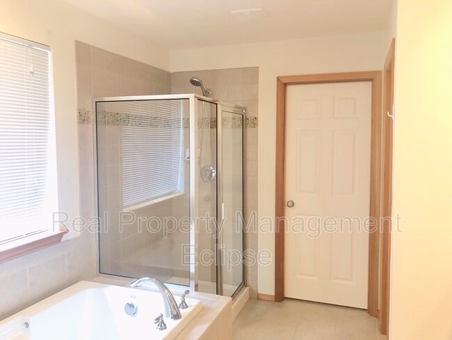 Foto del edificio - 20100 8th Pl W