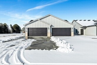 Building Photo - 2110 Plaza Ct