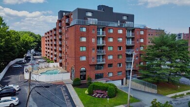 Building Photo - 8 9th St