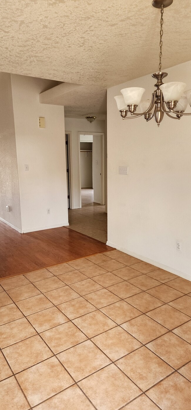 Foto del edificio - 7109 Tourmaline Rd NE