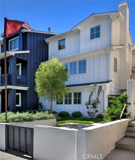 Building Photo - 4641 Cahuenga Blvd