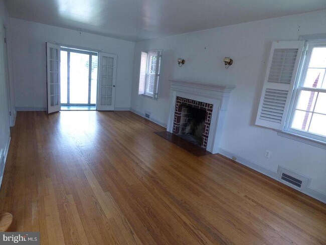 Foto del edificio - 4523 Alton Pl NW
