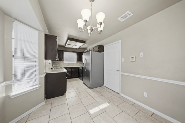 Building Photo - 4306 Teal Dr