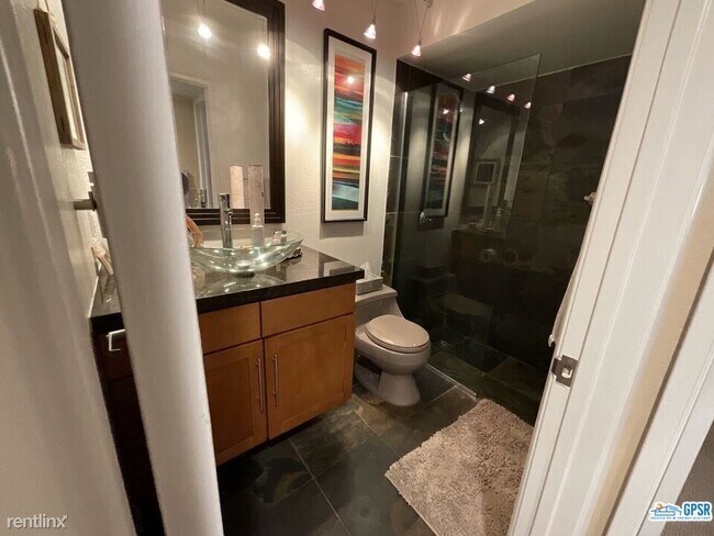 Foto del edificio - 3 br, 3 bath Condo - 827 Village Square S