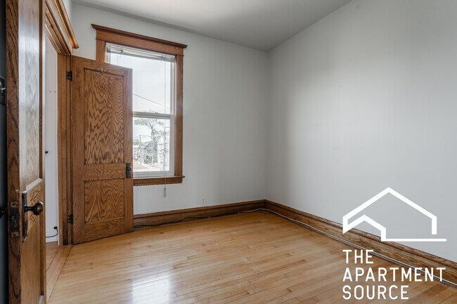 Building Photo - 2804 N Francisco Ave