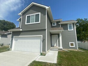 Building Photo - 4709 SW Logan St