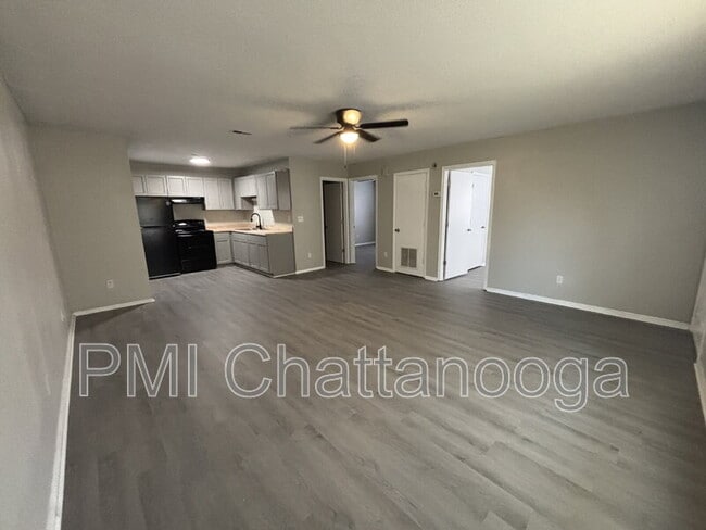 Building Photo - 401 Elm Ave