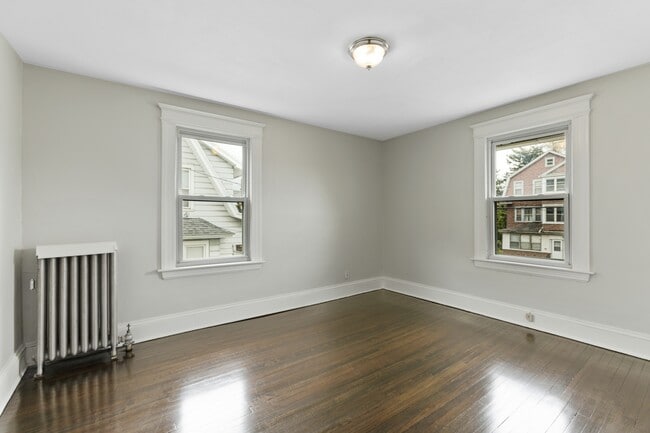 Building Photo - 174 White St