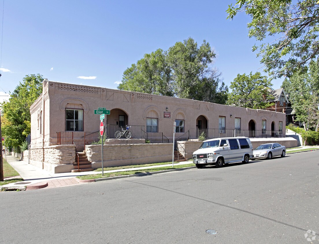 Primary Photo - Americana Apartments