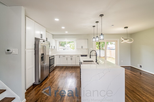 Building Photo - 2003 Pelden Rd