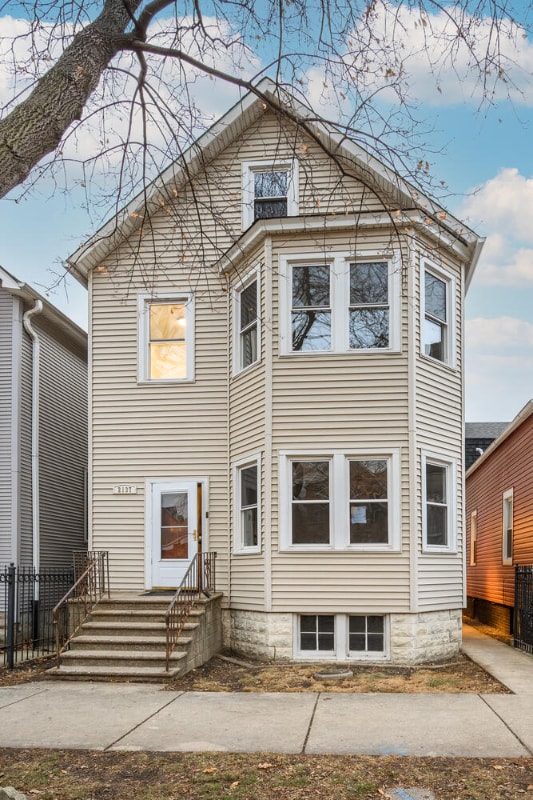 Building Photo - 2137 N Maplewood Ave