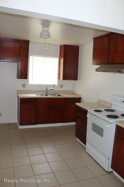 Building Photo - 702 San Miguel Ave