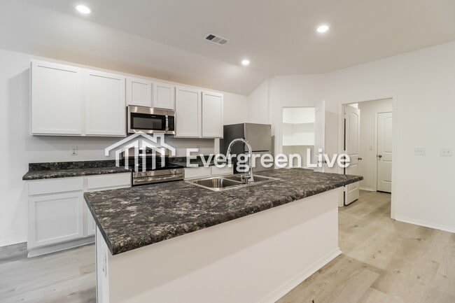 Foto del edificio - 169 Meadow Dr