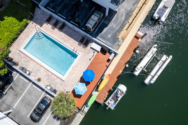 Foto del edificio - 3642 NE 171 St