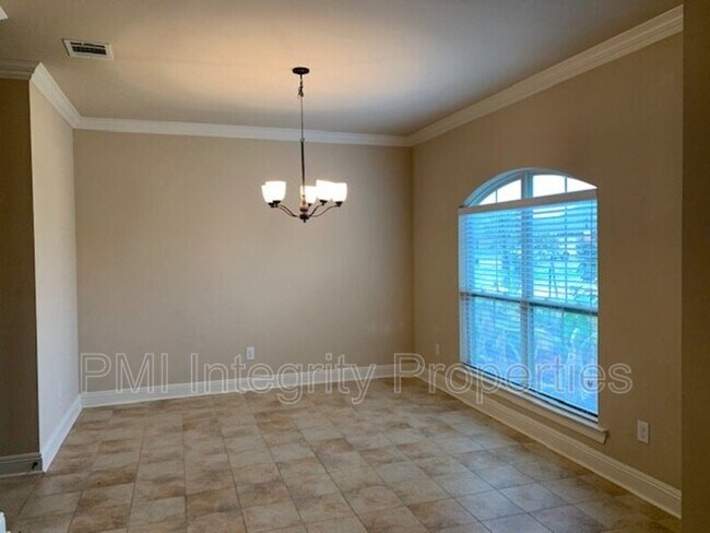 Building Photo - 315 Forest Grove Dr