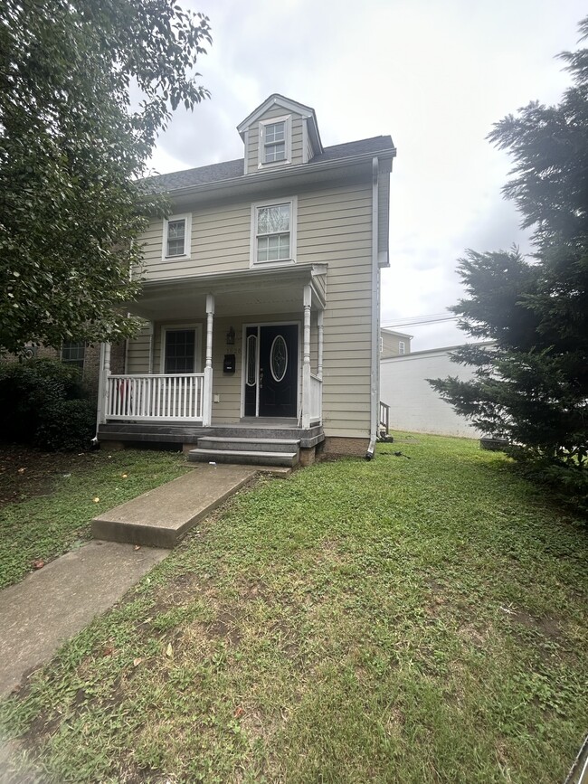 Building Photo - 1626 Parkwood Ave