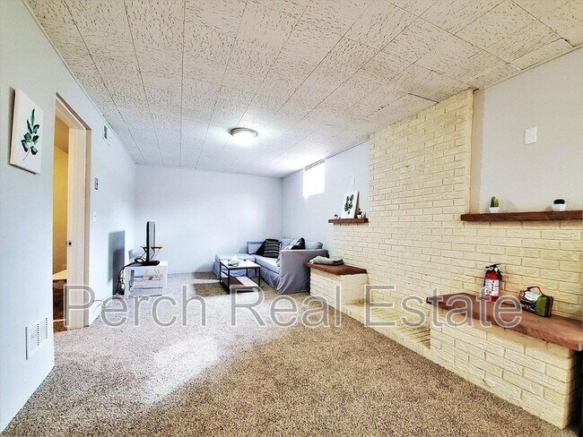 Foto del edificio - 2431 Grove St