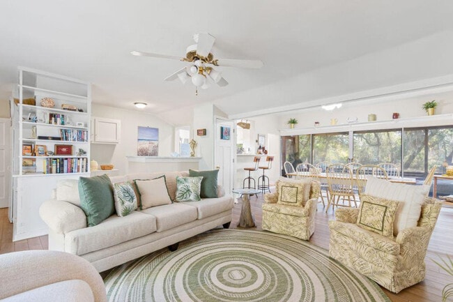 Building Photo - 11520 Council Ln