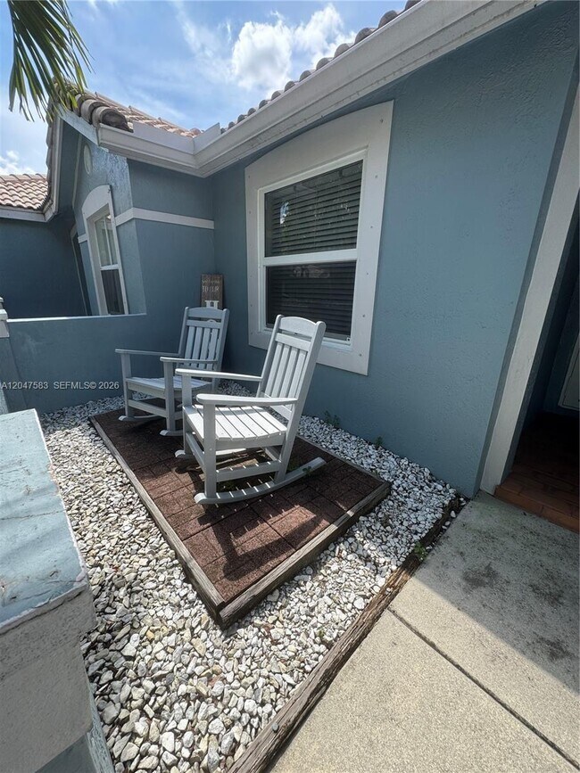 Building Photo - 4152 Pine Ridge Ln