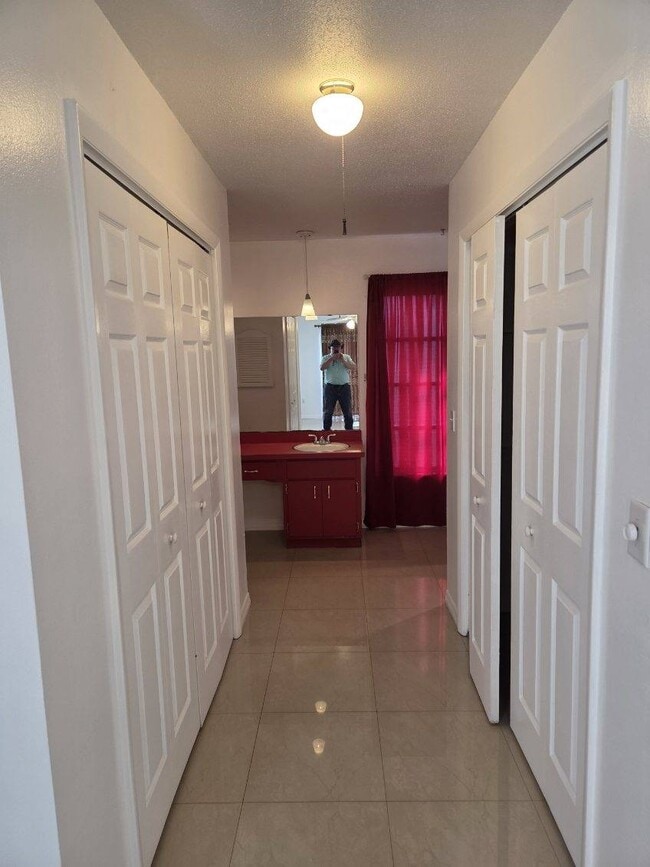 Building Photo - 1304 53rd Ave W