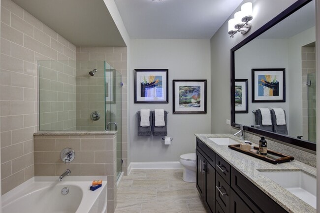 Building Photo - 705 S Clark St