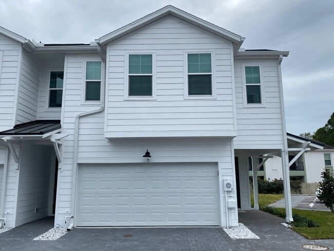 Foto del edificio - Brand New Constructed Townhouse in South Tampa - Available October 2024