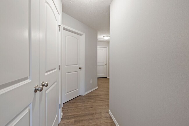 Foto del edificio - 3 Bedroom Duplex Rental in Monte Cristo Neighborhood!