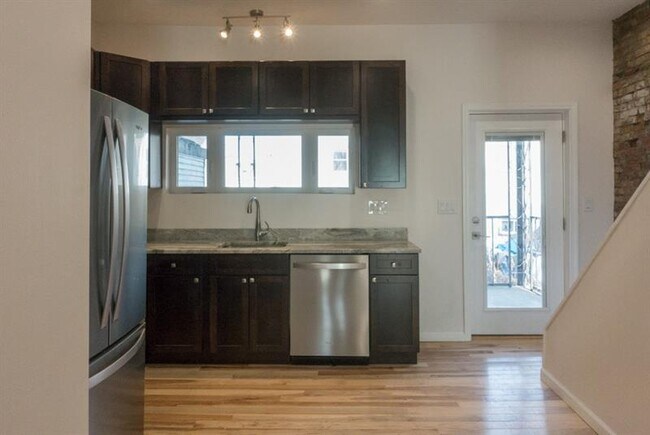 Foto del edificio - 431 Sapphire Way