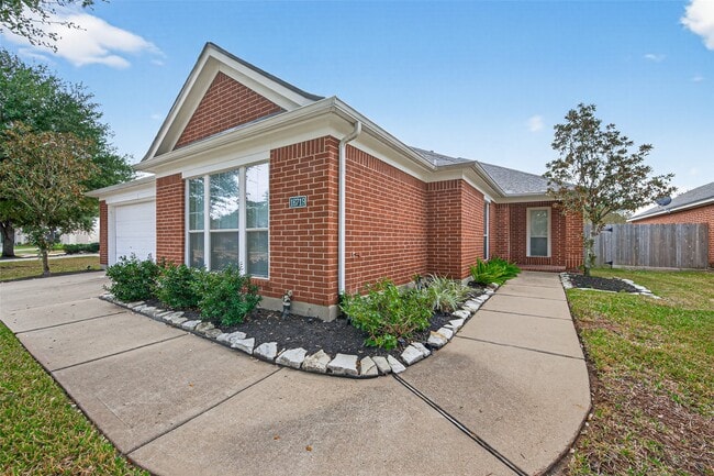 Building Photo - 16719 Red Falls Cir