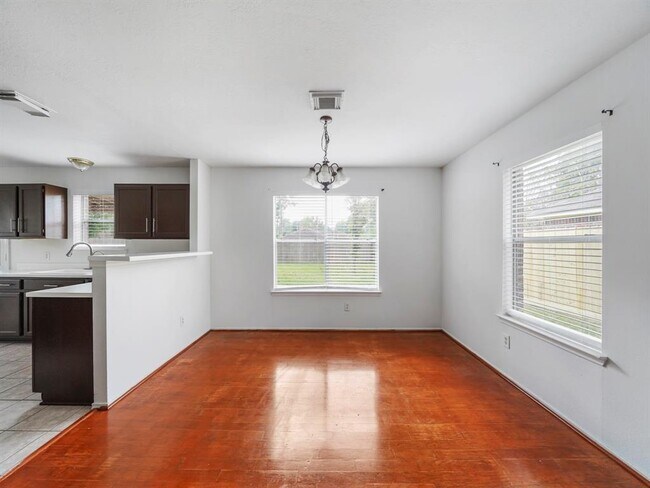 Building Photo - 3645 Nutwood Ln