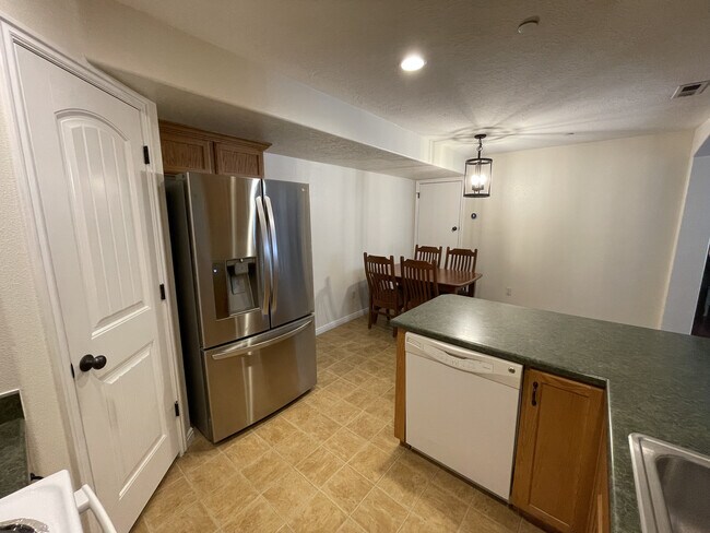 Kitchen & Dining Room - 3812 E Rock Creek Rd