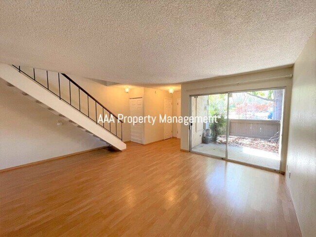 Building Photo - 1861 Olmo Way