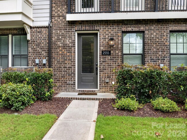 Foto del edificio - 2555 Deacon Ave