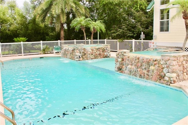 Building Photo - 107 Shady Brook Cir