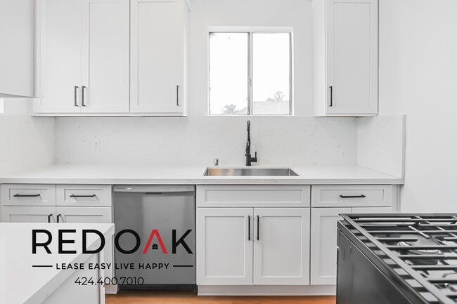 Foto del edificio - 4348 Lockwood Ave