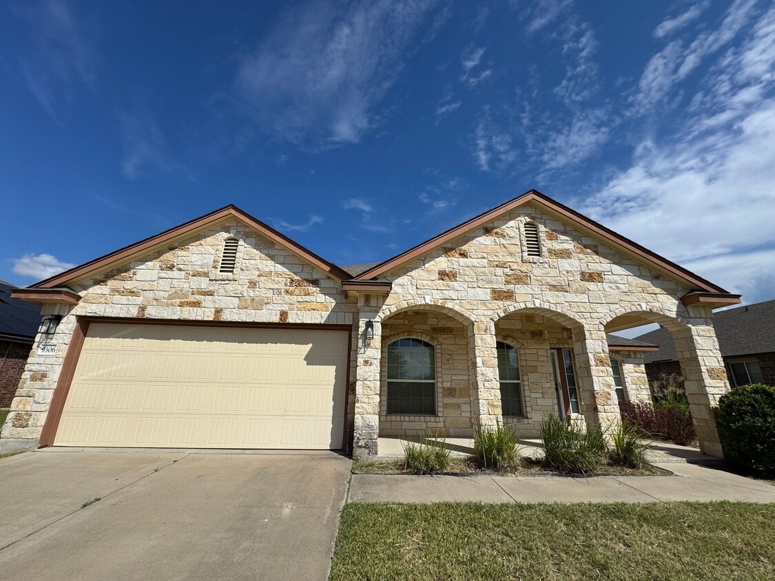 Primary Photo - 9306 Cricket Dr