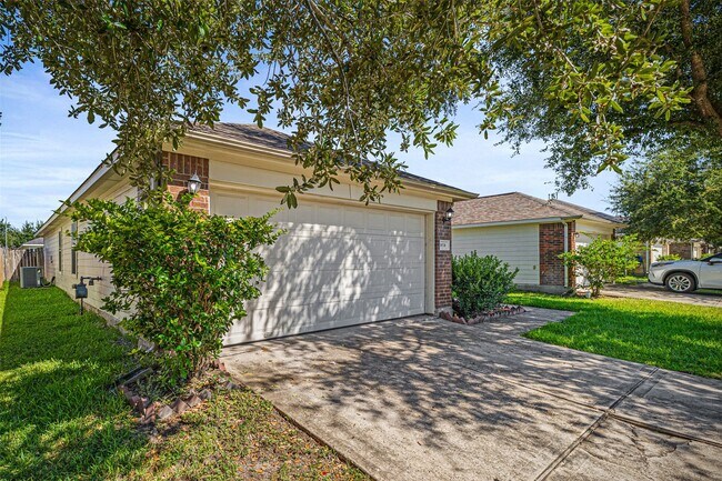 Building Photo - 8538 Doskocil Dr