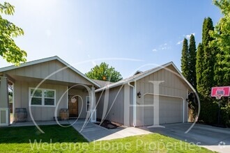 Building Photo - 1362 SE Newgate Dr