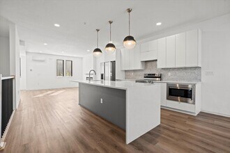 Building Photo - 6117 Nieman Rd