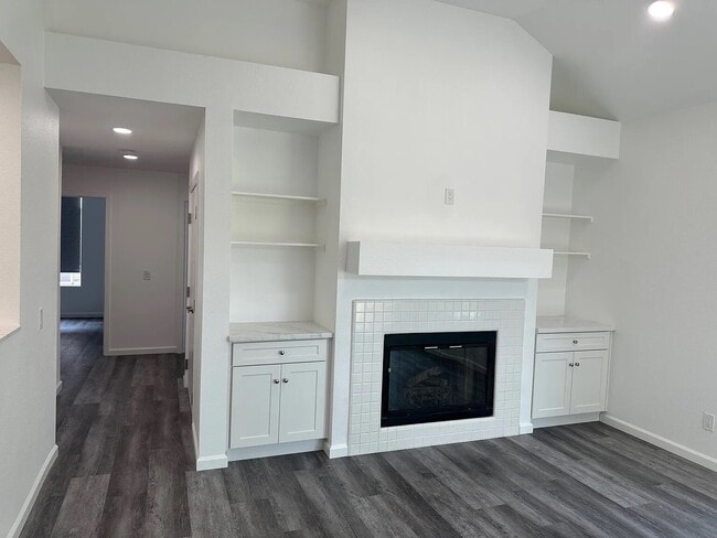 Building Photo - 3100 Puesta Del Sol Ct