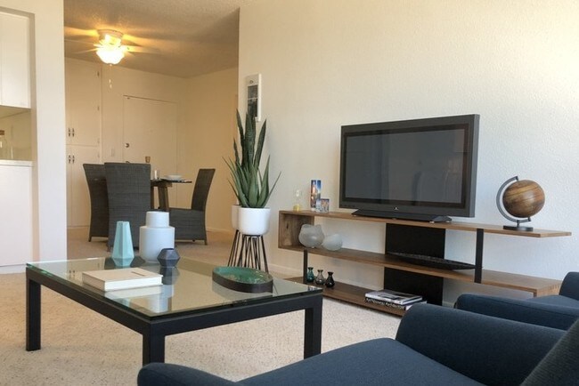 4th Ave Apartments - 4