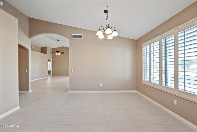 Building Photo - 1550 W Dublin Ct